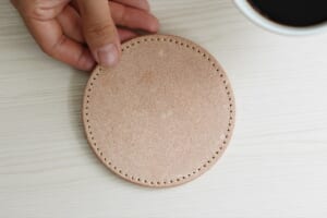 革のコースター