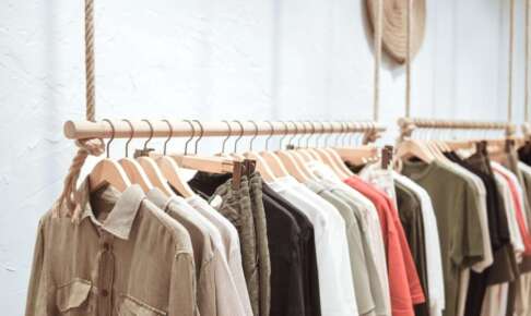 陳列された洋服