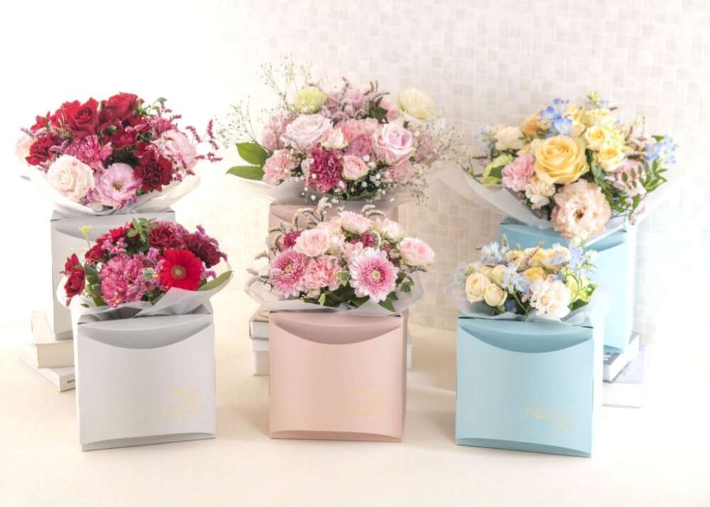 紙素材を生かした自立型ボックスブーケ「PAPIER vase」